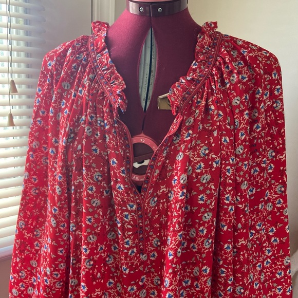 Max Edition women red floral bell sleeves, frilled vneck blouse. Size 1X. Used. - Picture 2 of 7